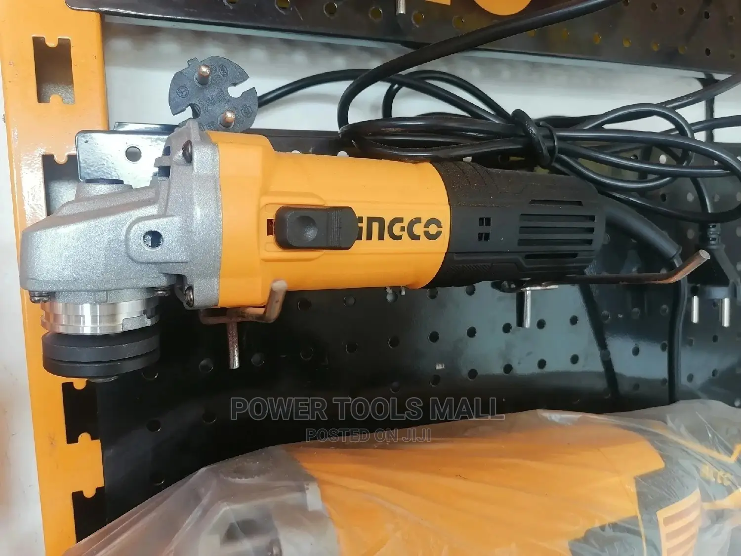 AG110018 (Angle Grinder 1100w 125mm)
