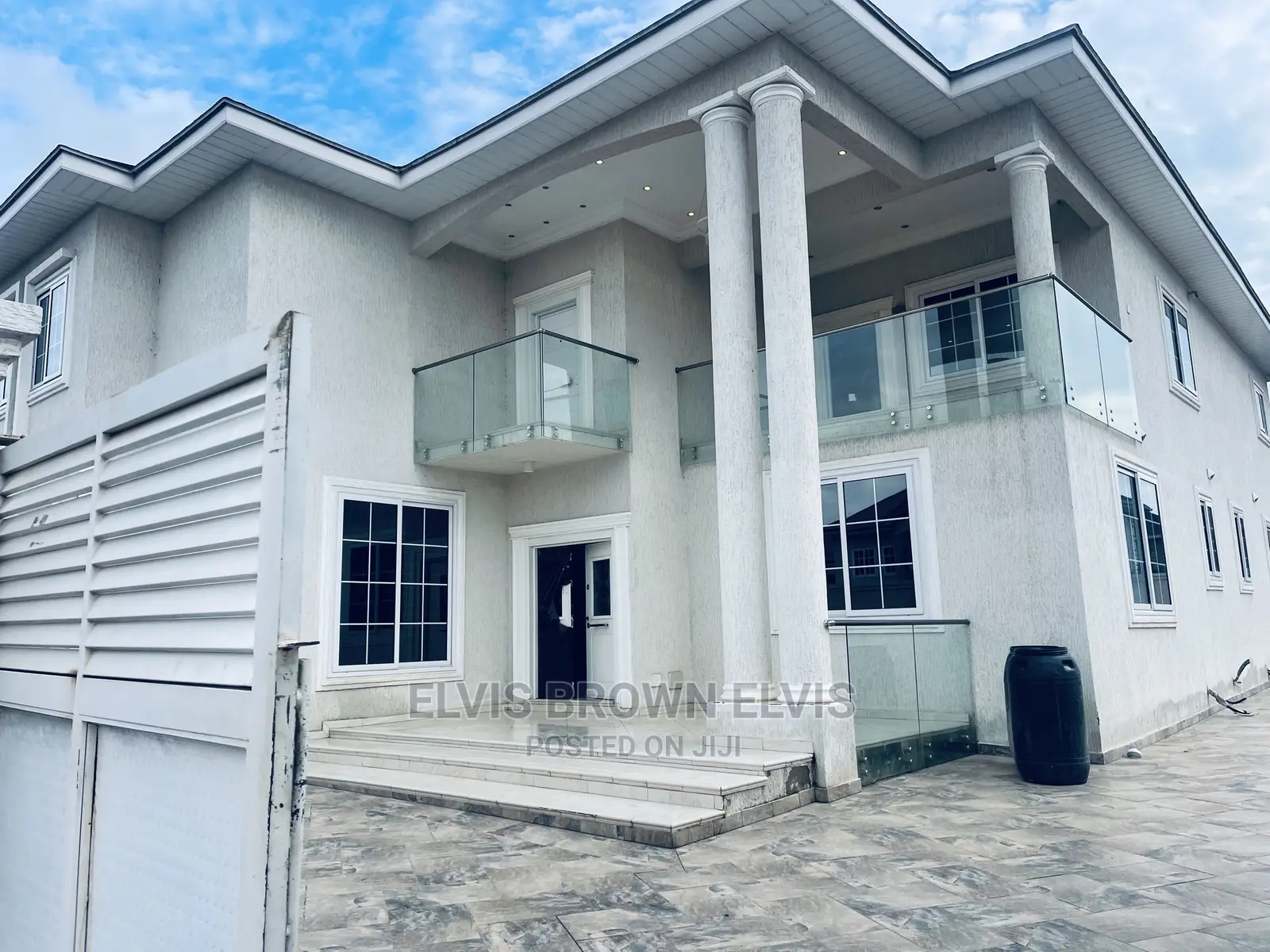 5bdrm Duplex in Living Large, East Legon for Sale