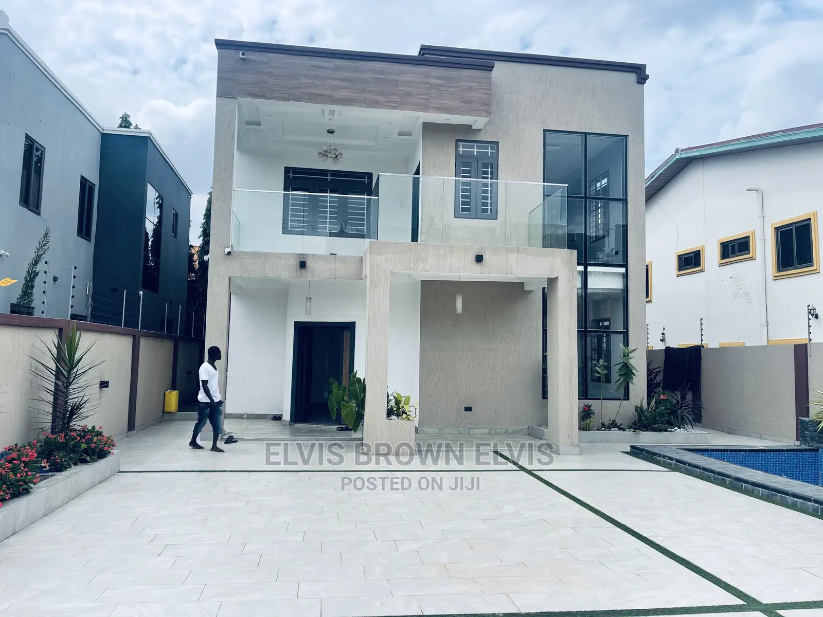 4bdrm Mansion in Living Large, East Legon for Rent