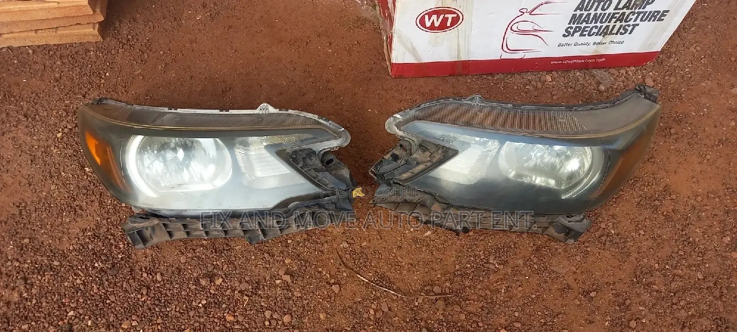 Honda CR-V 2012-2015 Front HEADLIGHT Pair in Stock
