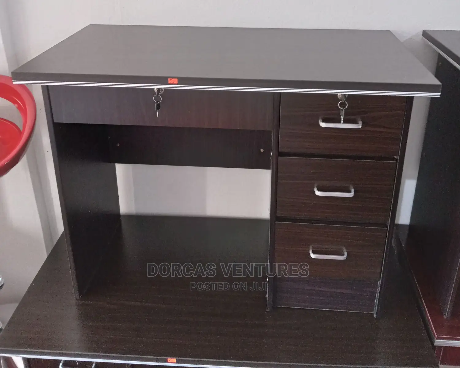 Office Assistant Table
