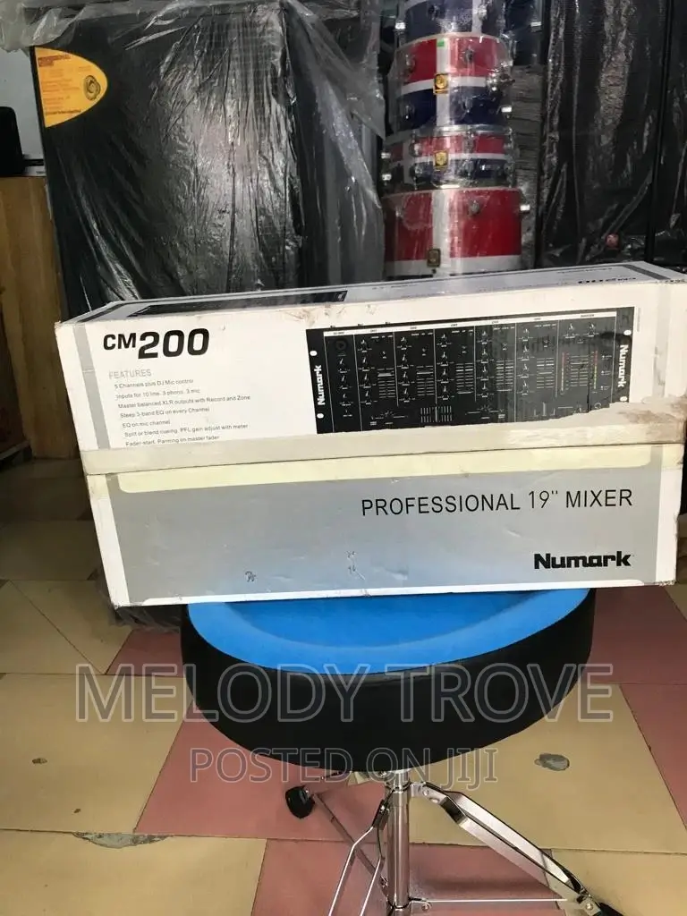 Numark Cm200 DJ Mixer