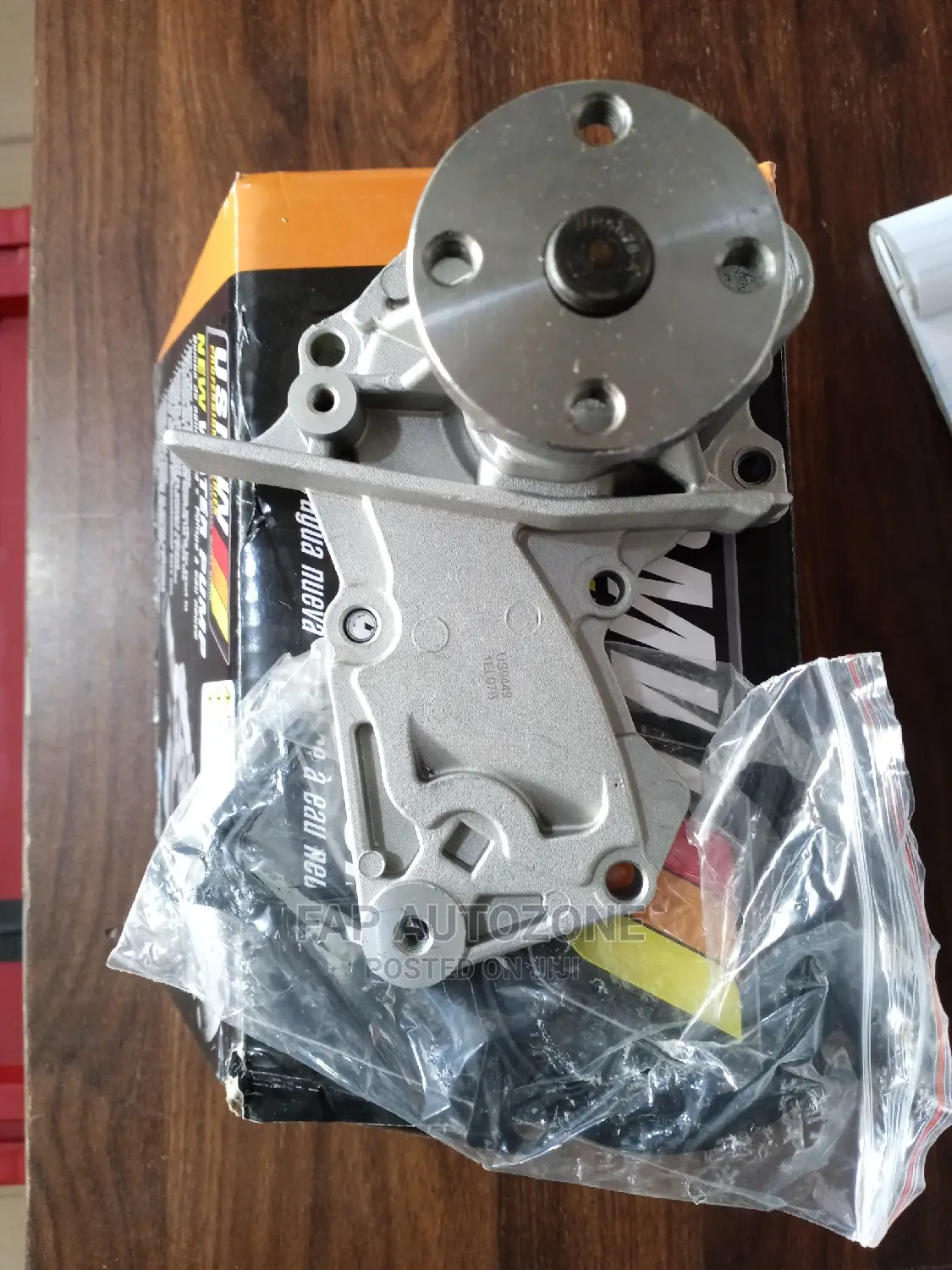 10569. Original Carquest Water Pump From Usa. T2332