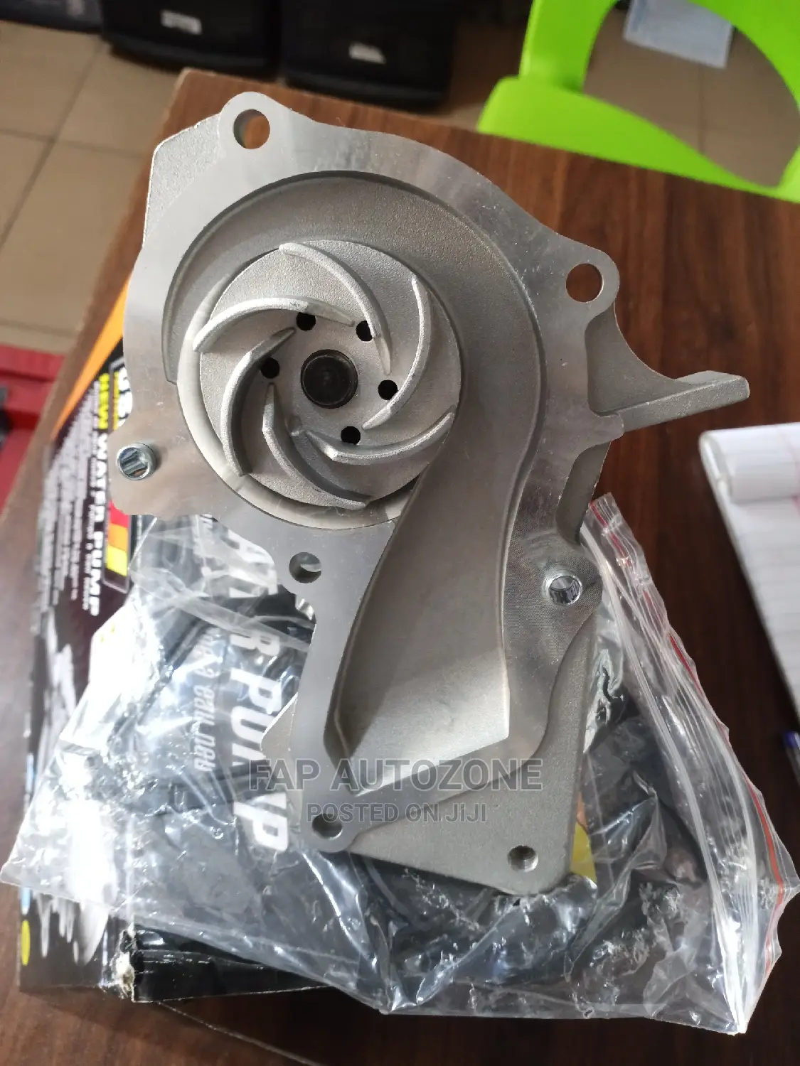 10569. Original Carquest Water Pump From Usa. T2332