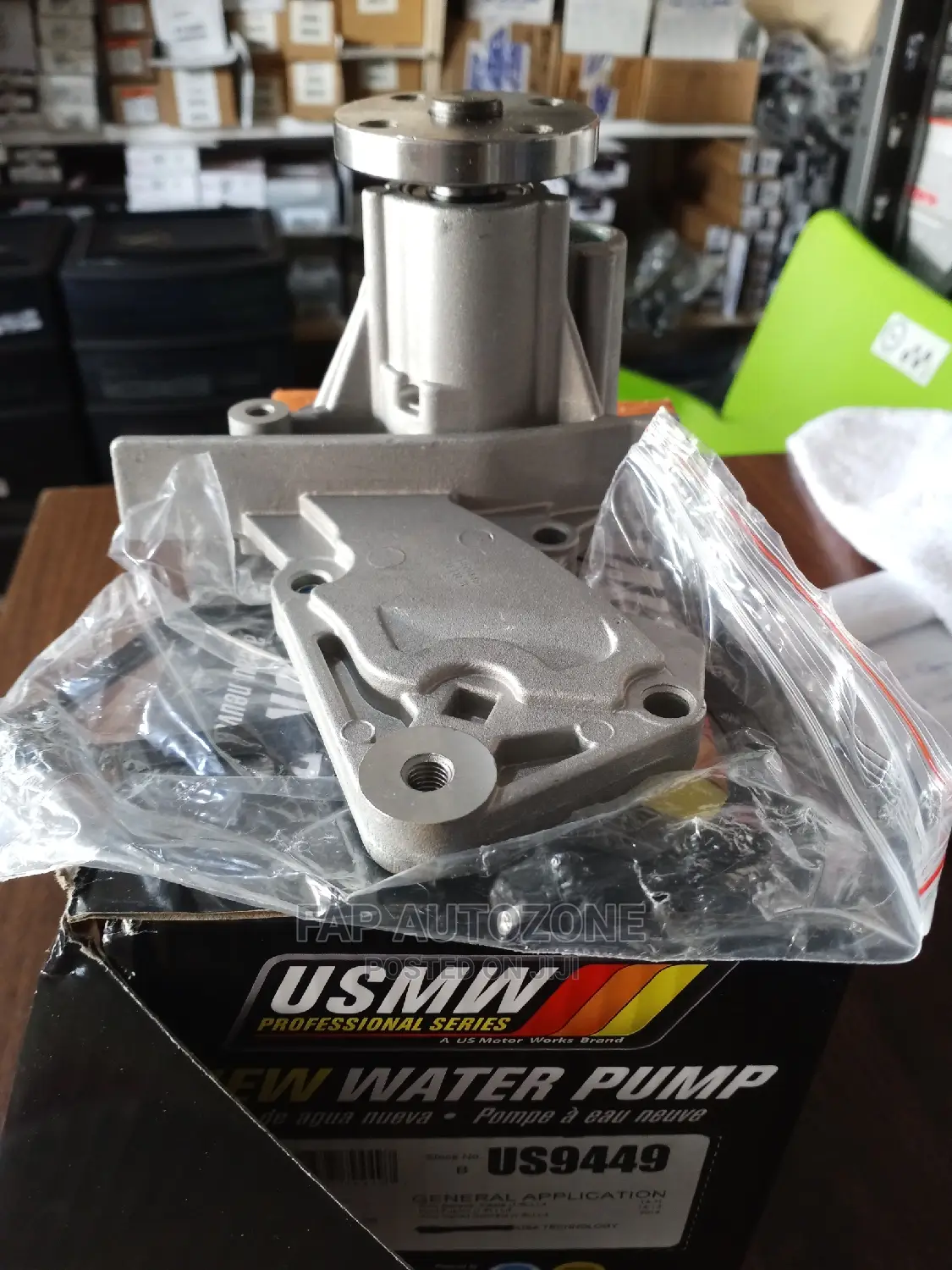 10569. Original Carquest Water Pump From Usa. T2332