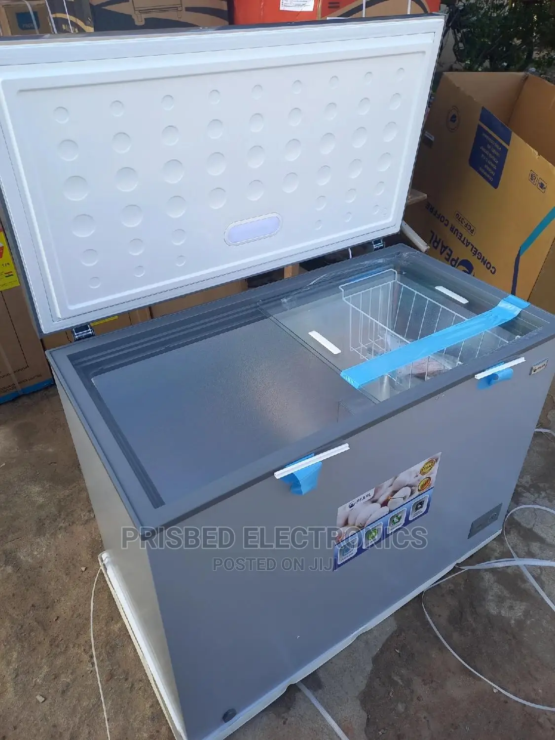 Pearl Durable Chest Freezer With Glass on Top 290 Litres