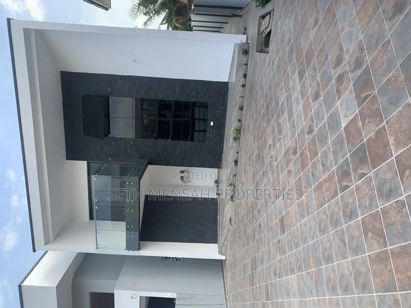4bdrm House in Skm, Ashaley Botwe for Sale