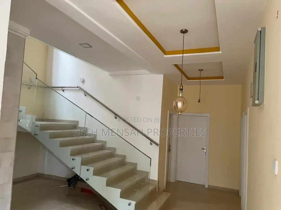4bdrm House in Skm Property, Spintex for Sale