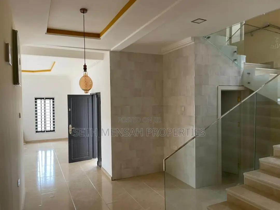 4bdrm House in Skm Property, Spintex for Sale
