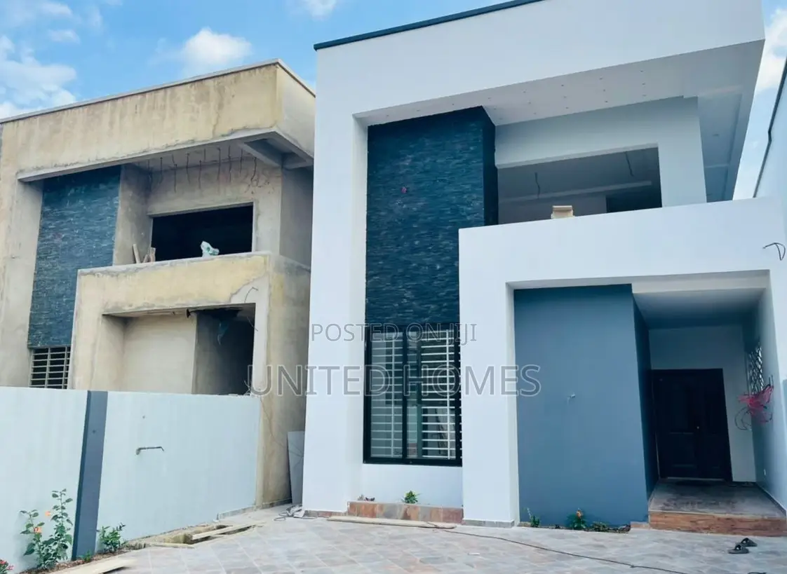 3bdrm House in Adjiriganor for Sale