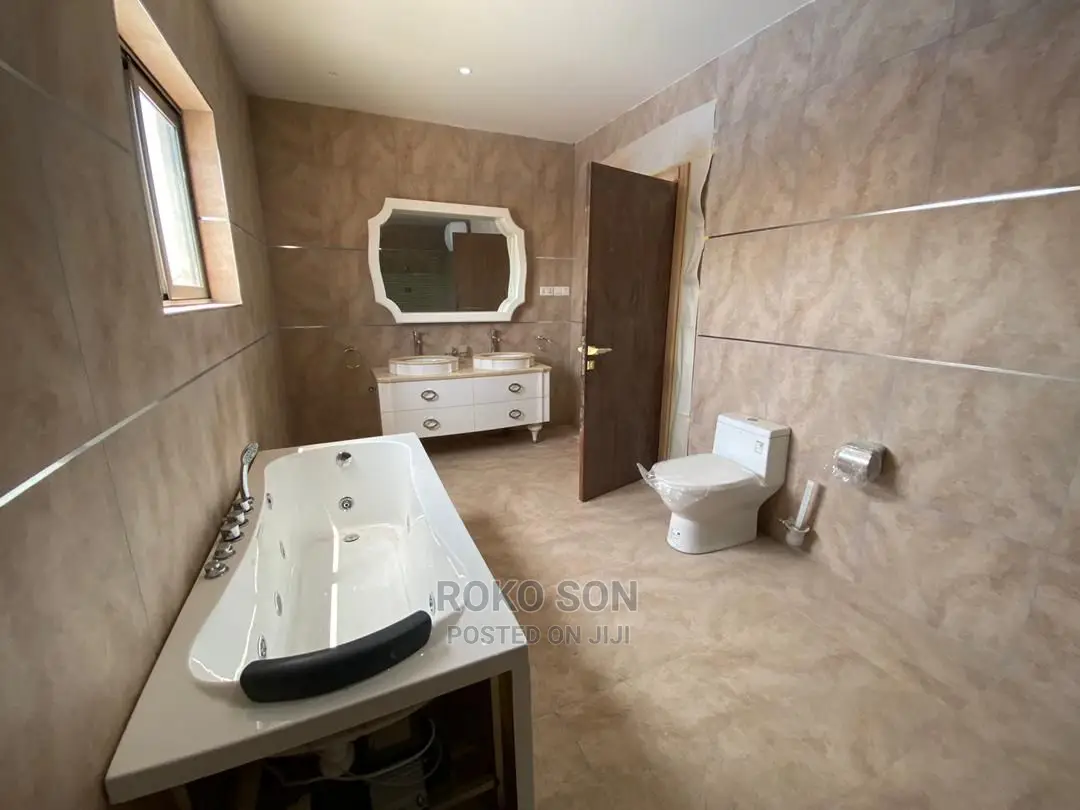 5bdrm Mansion in Dr Roko, East Legon for Sale