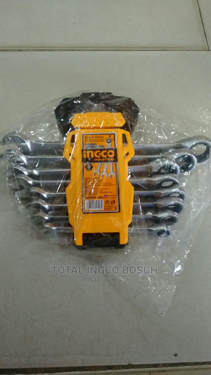 Ratchet Spanner Set: Size 8-19mm