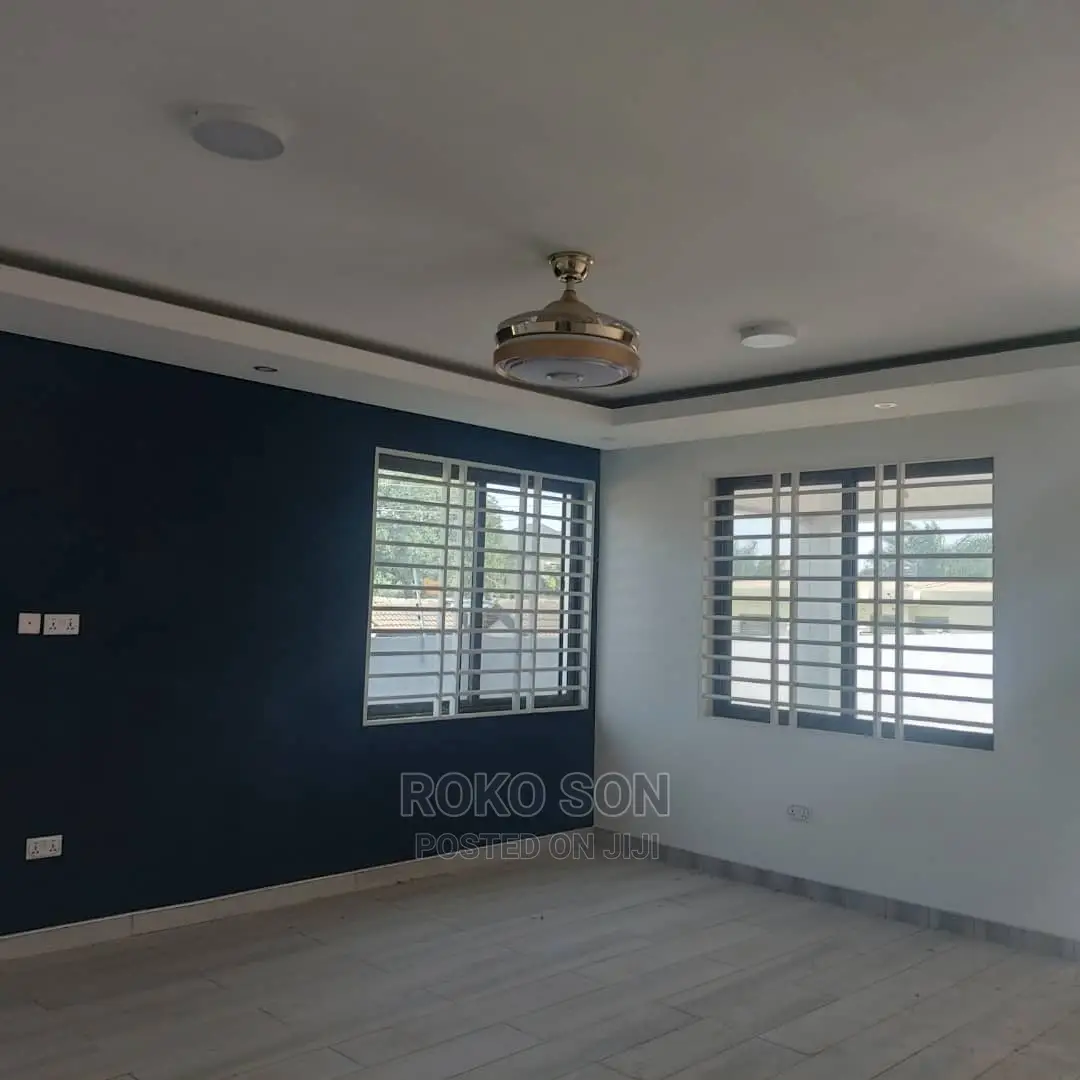 5bdrm Duplex in Dr Roko, North Legon for Sale