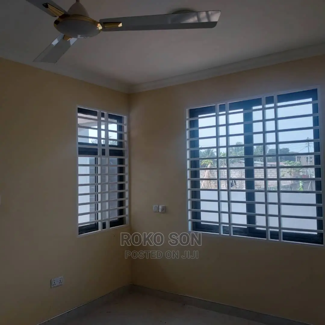 5bdrm Duplex in Dr Roko, North Legon for Sale