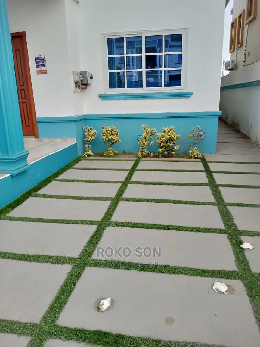 4bdrm Duplex in Dr Roko, West Legon for Sale