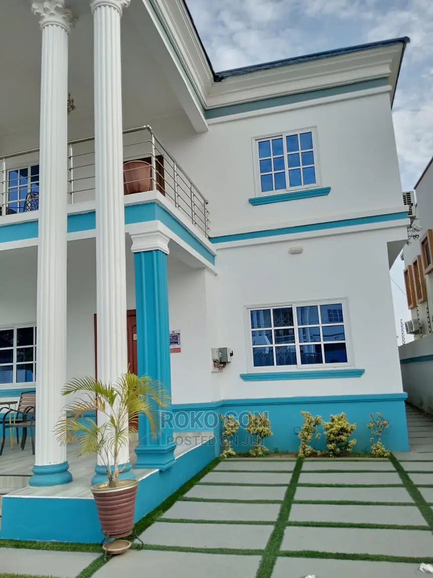 4bdrm Duplex in Dr Roko, West Legon for Sale