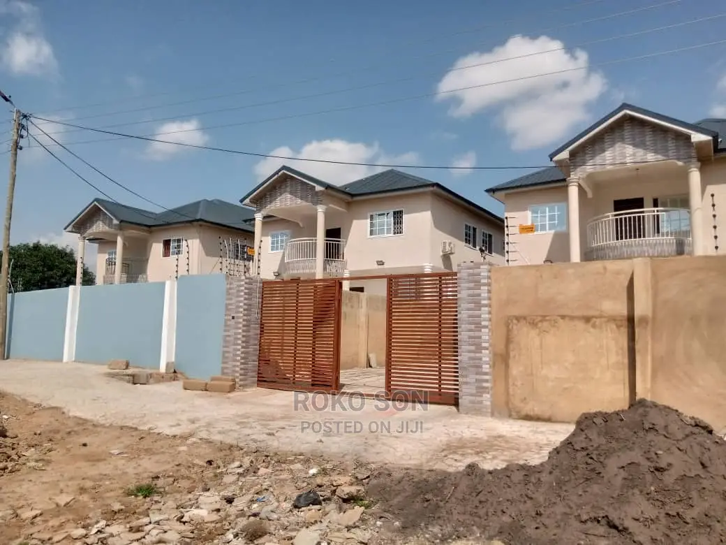 5bdrm Duplex in Dr Roko, Pokuase for Sale