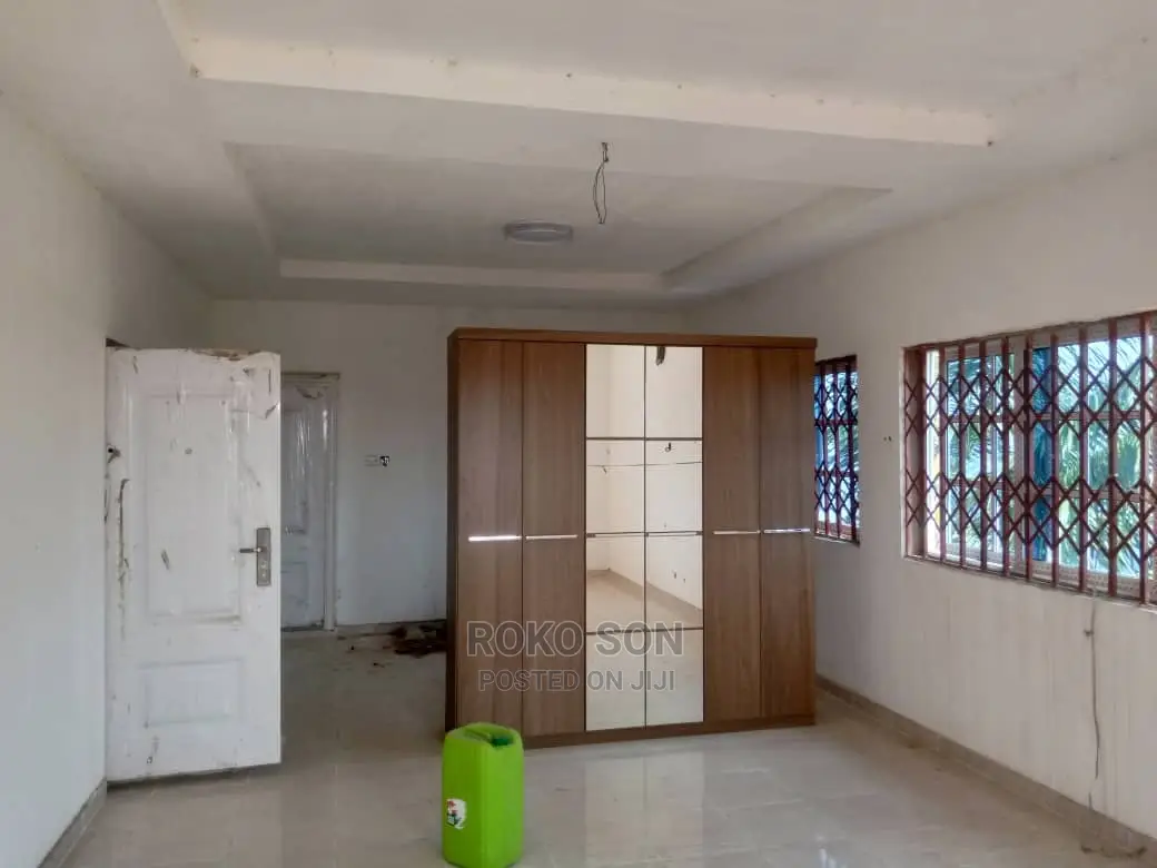 5bdrm Duplex in Dr Roko, Pokuase for Sale