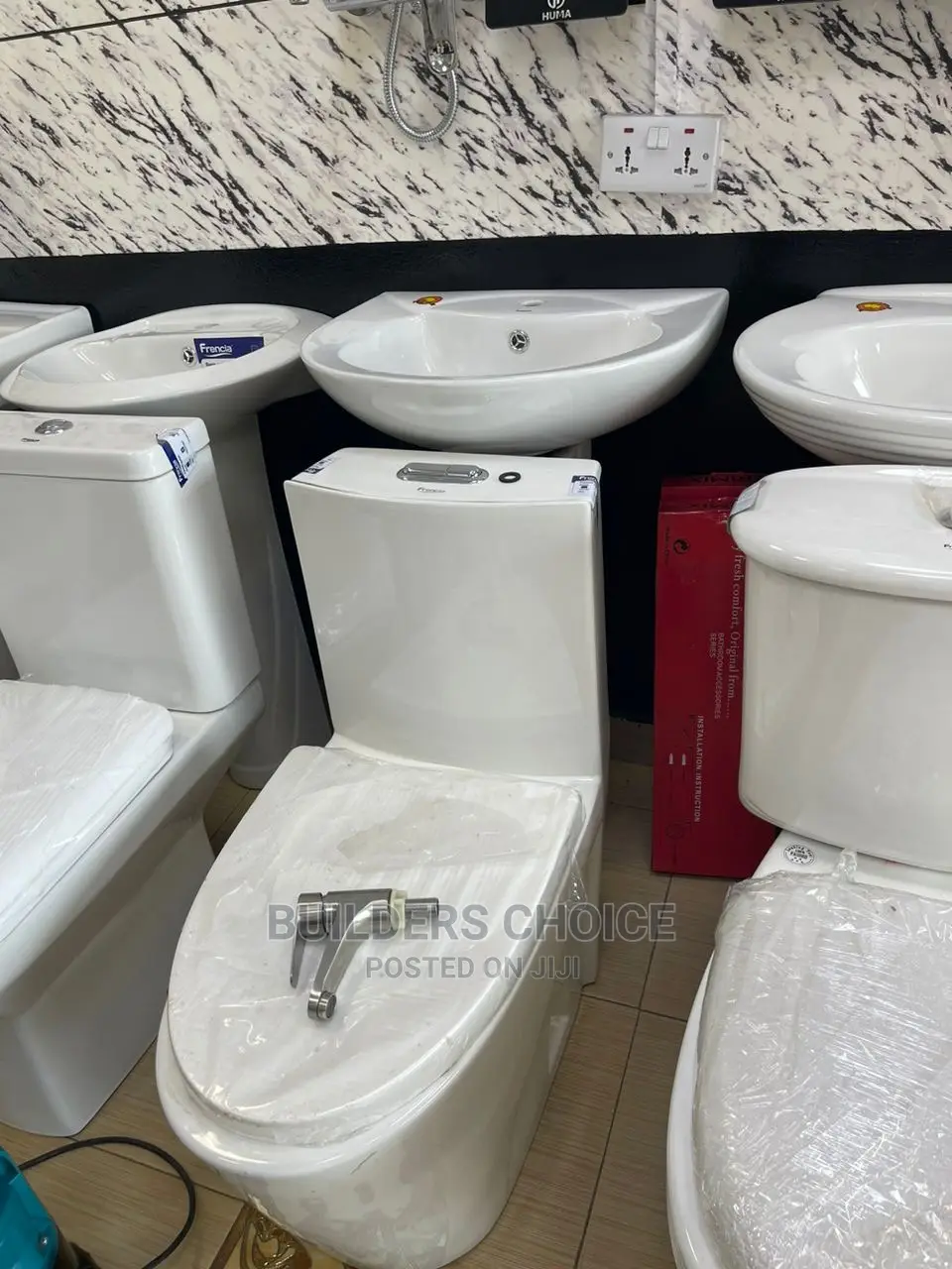 Frencia Water Closet With Wash Basin