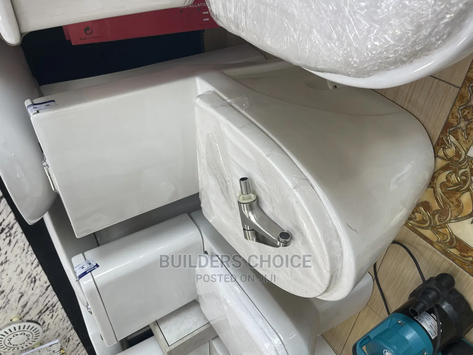 Frencia Water Closet With Wash Basin