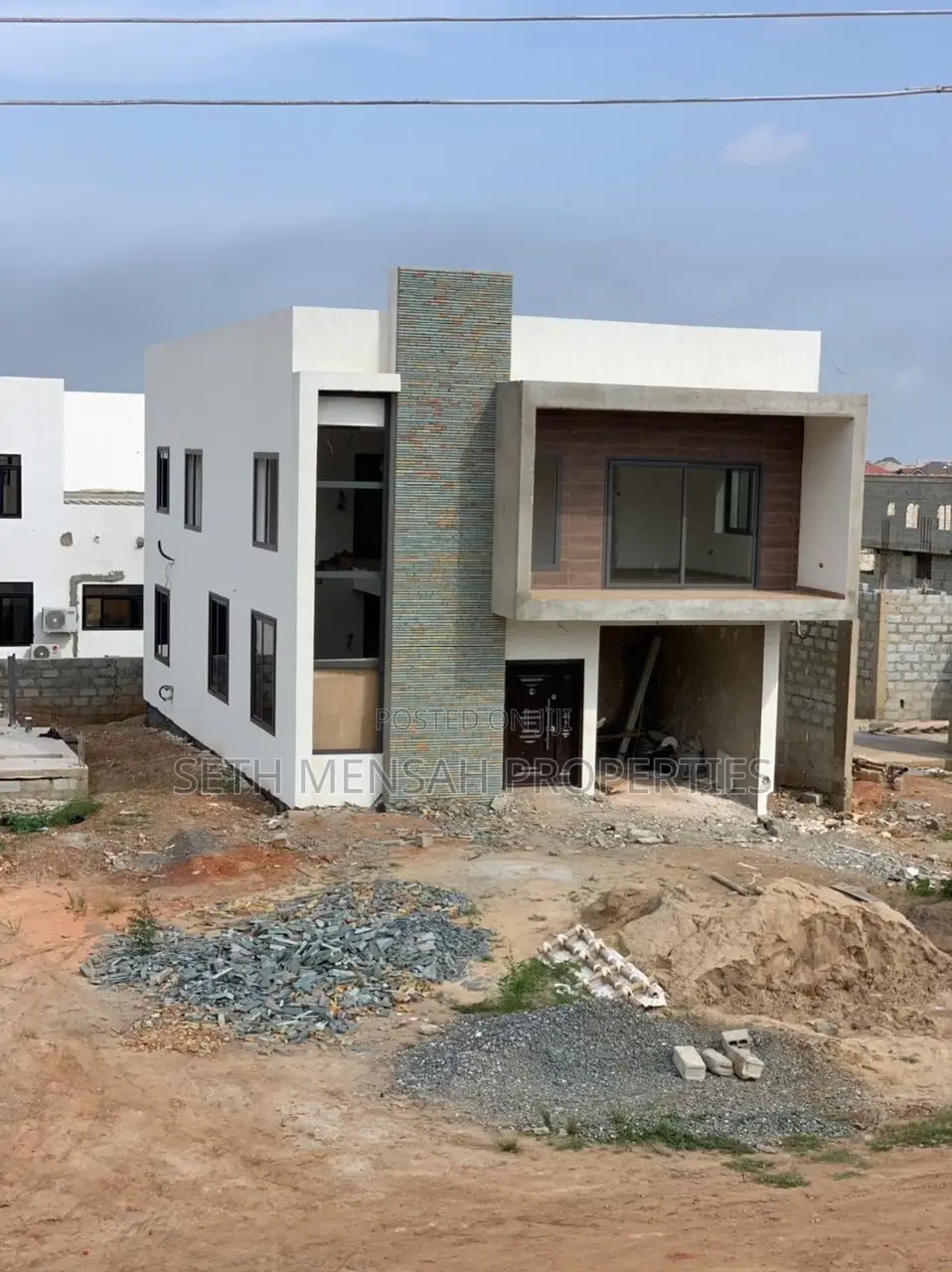 4bdrm House in Skm Property House, East Legon for Sale