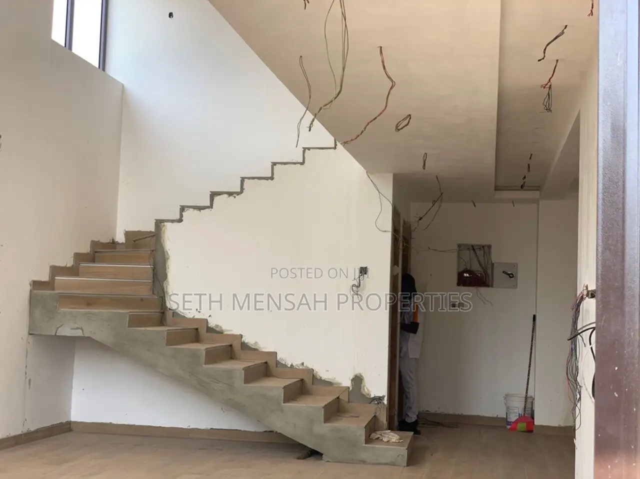 4bdrm House in Skm Property House, East Legon for Sale