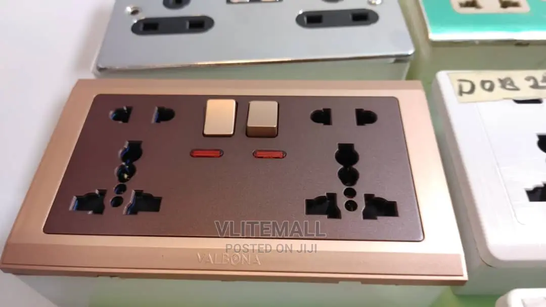 Valbona Double Multi Socket With Light 10 Pin