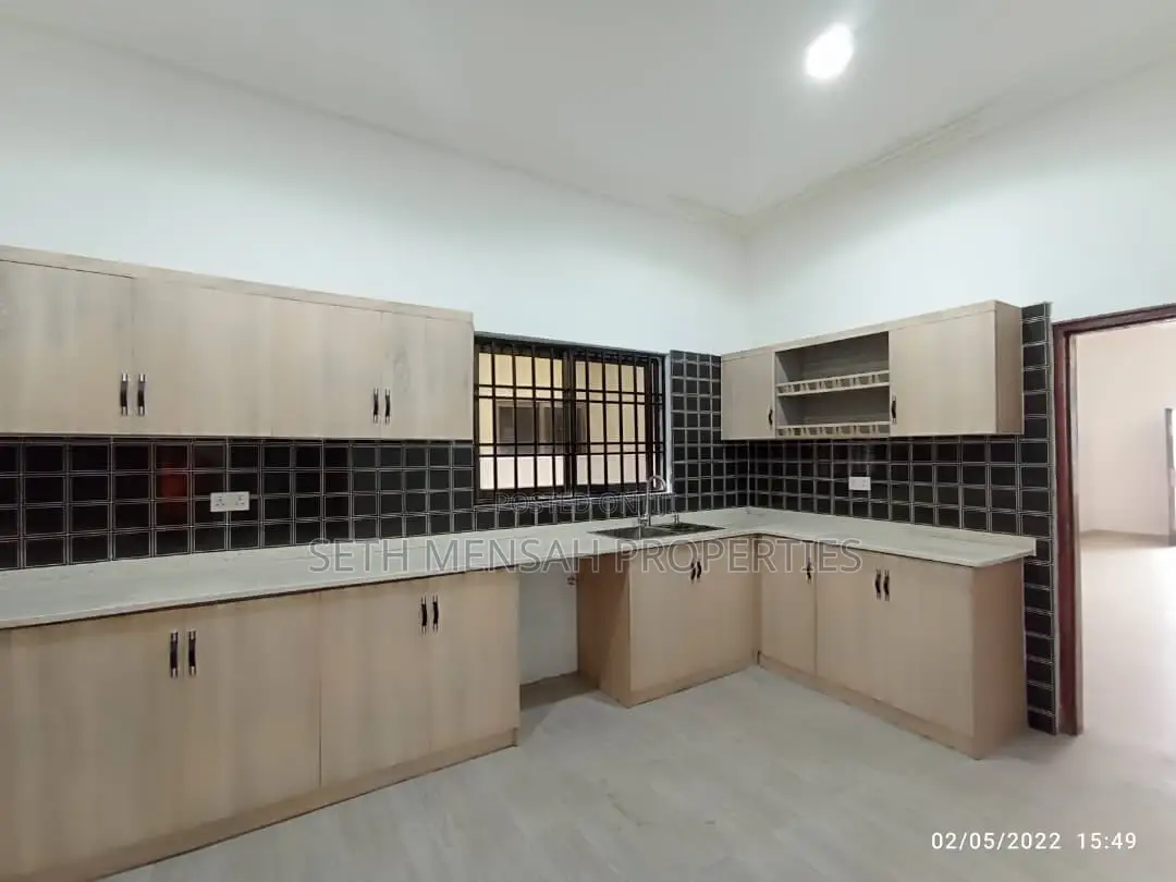 4bdrm House in Skm Property For, Oyarifa for Sale