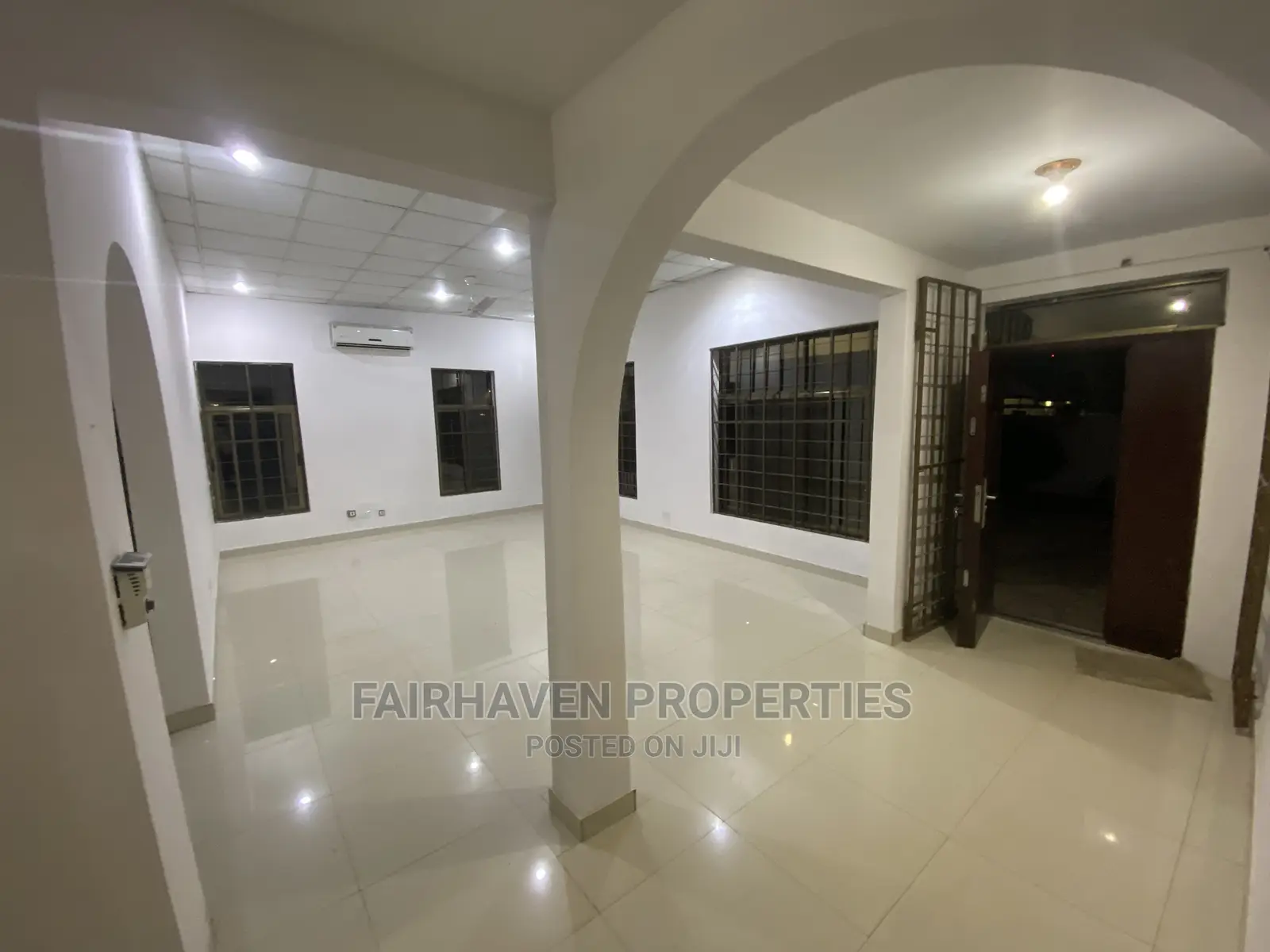 4bdrm House in Tseaddo, Airport Residential Area for Rent