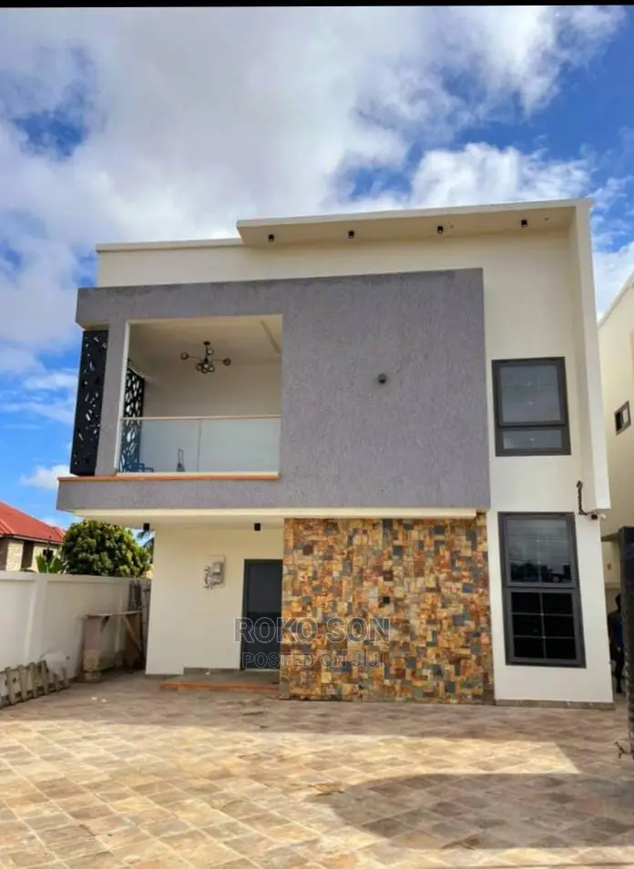4bdrm Duplex in Dr Roko, Tema Metropolitan for sale