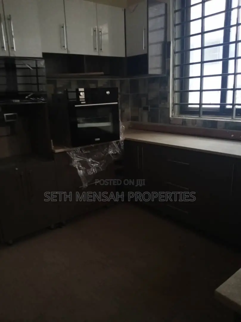4bdrm House in 4 Bedroom Town House, Haatso for Sale