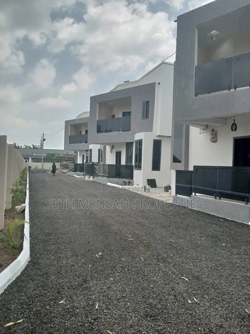 4bdrm House in 4 Bedroom Town House, Haatso for Sale