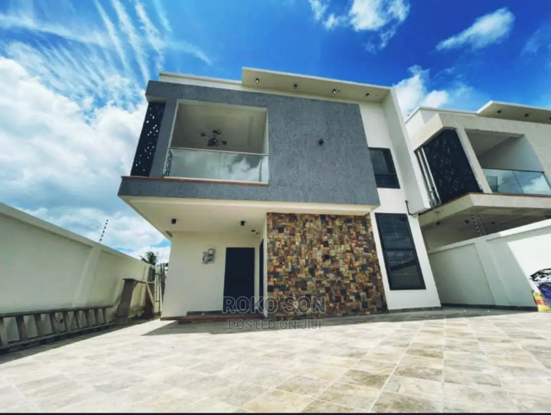 4bdrm Duplex in Dr Roko, Tema Metropolitan for sale