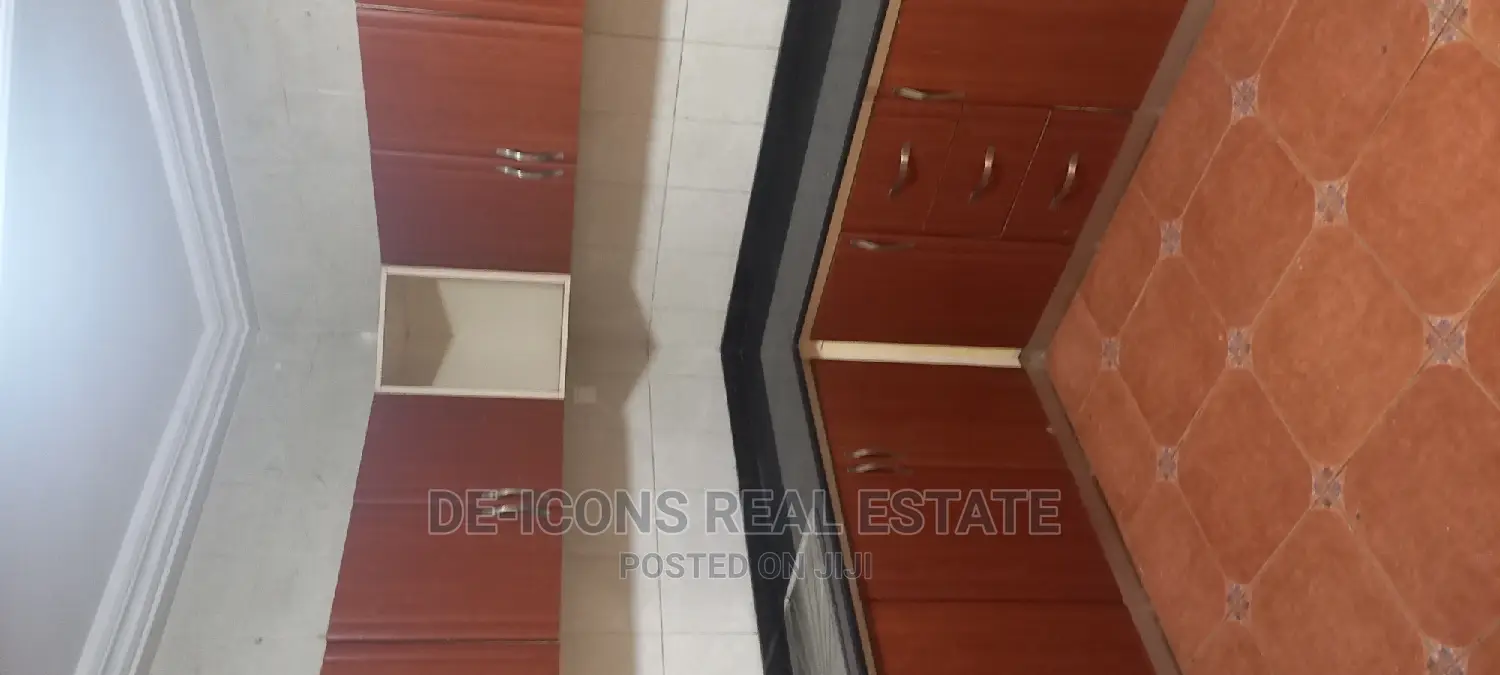 4bdrm Duplex in De-Icons Real Estate, Achimota for rent