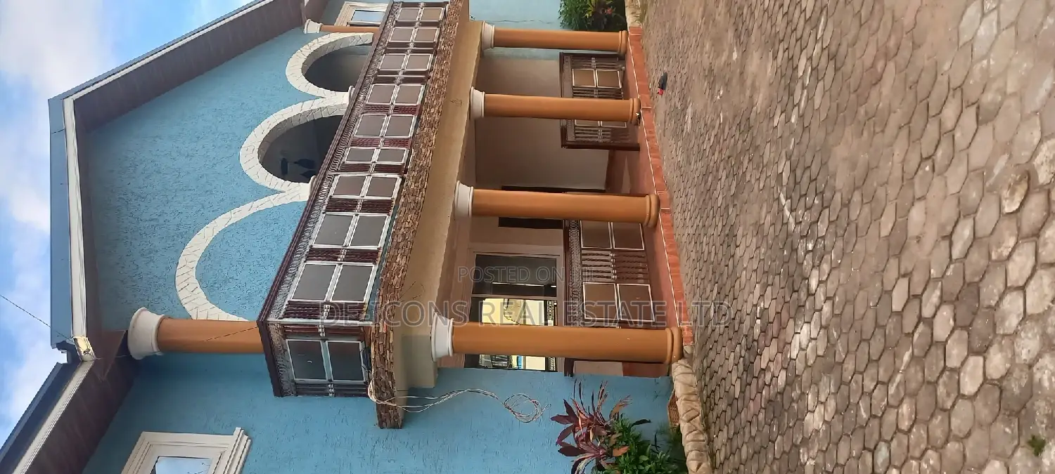 4bdrm Duplex in De-Icons Real Estate, Achimota for rent