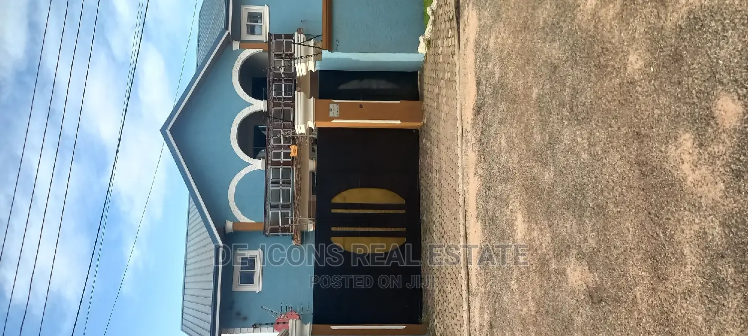 4bdrm Duplex in De-Icons Real Estate, Achimota for rent