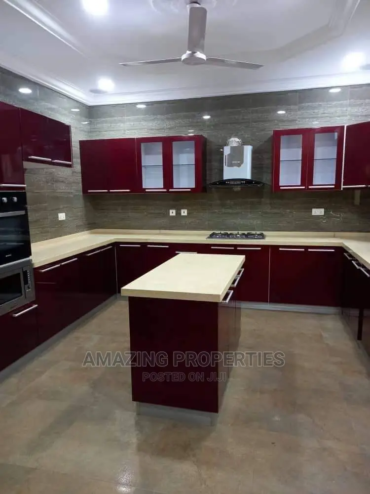 5bdrm House in Post
Location:, Dworwulu for Rent
