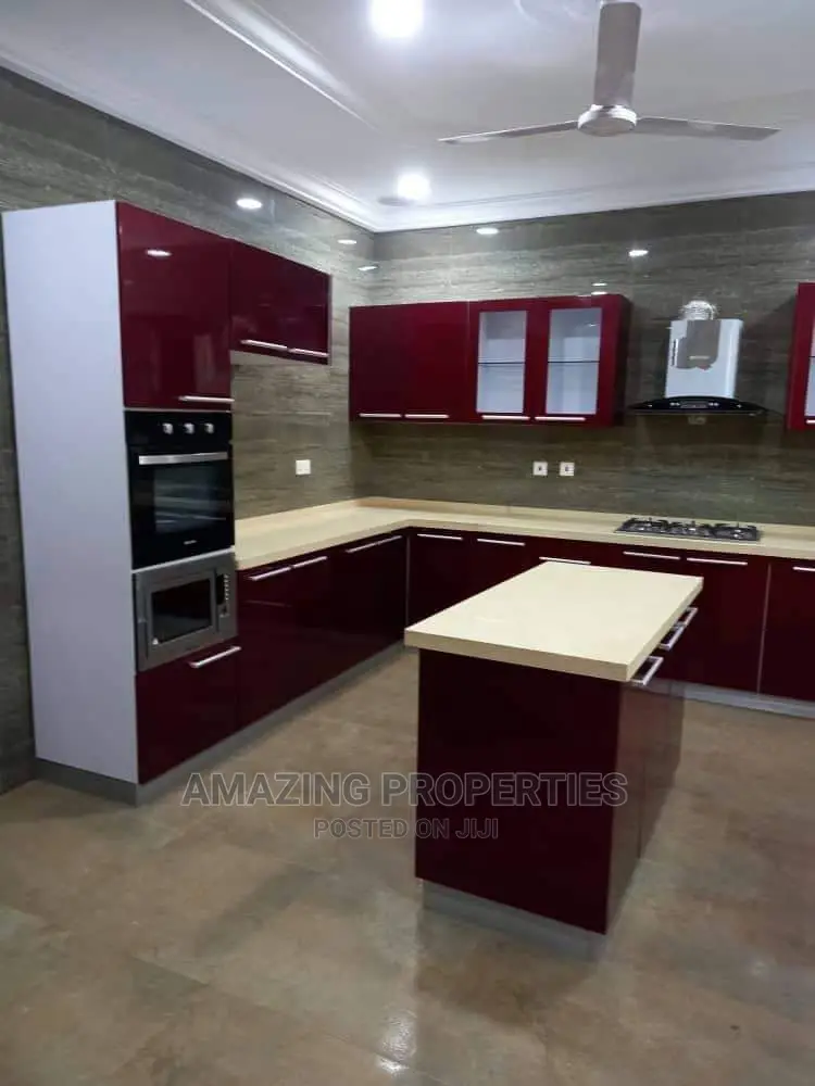 5bdrm House in Post
Location:, Dworwulu for Rent