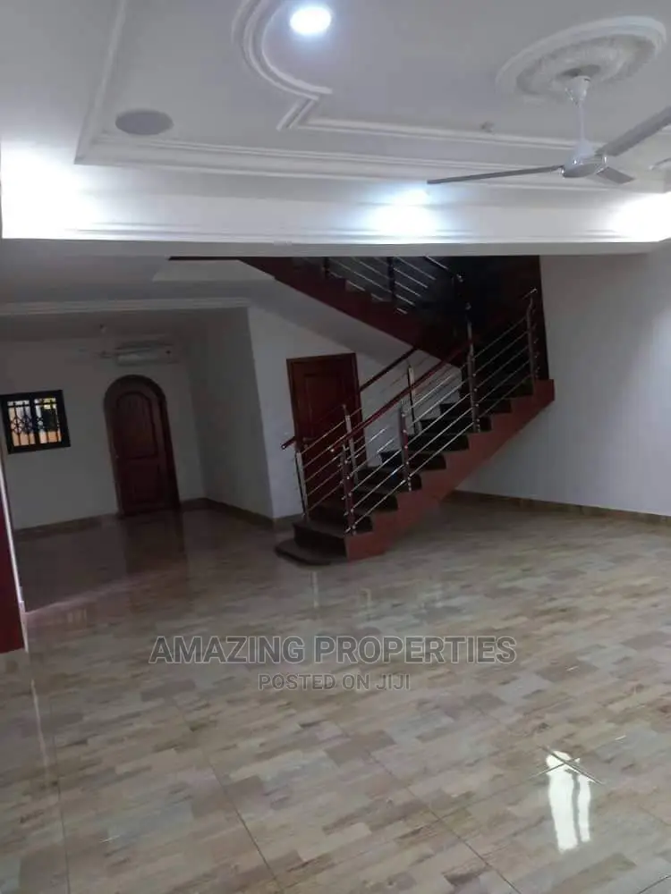 5bdrm House in Post
Location:, Dworwulu for Rent