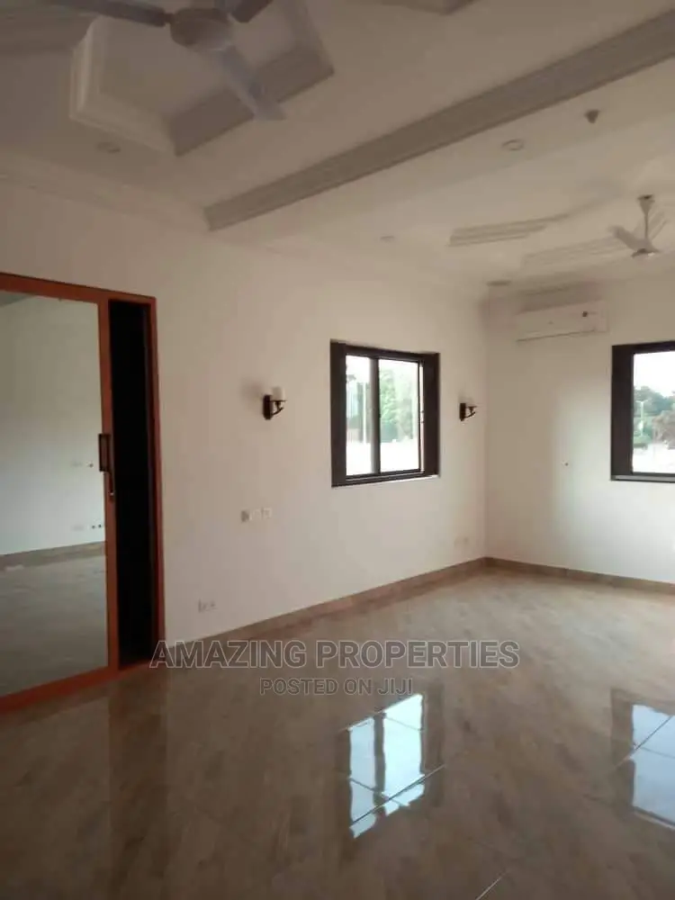 5bdrm House in Post
Location:, Dworwulu for Rent