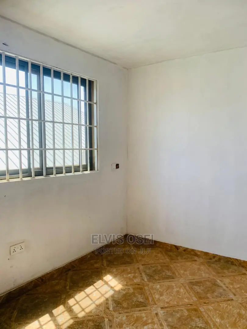 2bedrooms Around Gbawe Cp