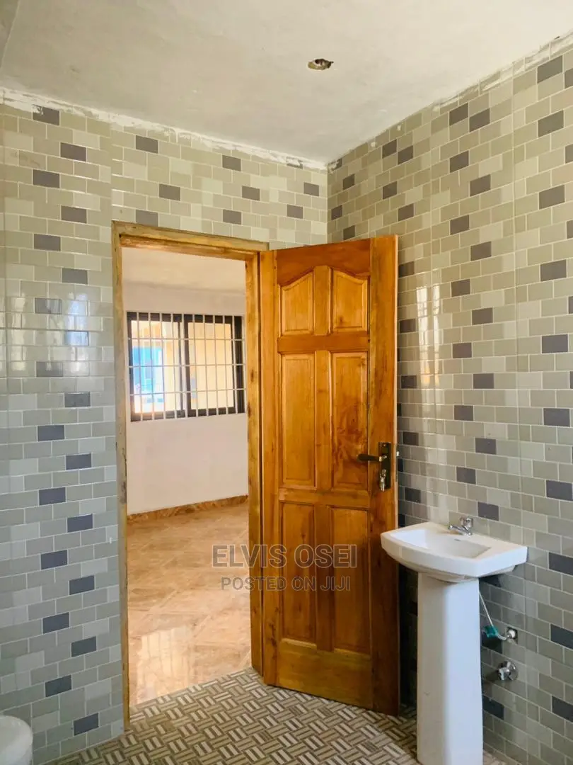 2bedrooms Around Gbawe Cp