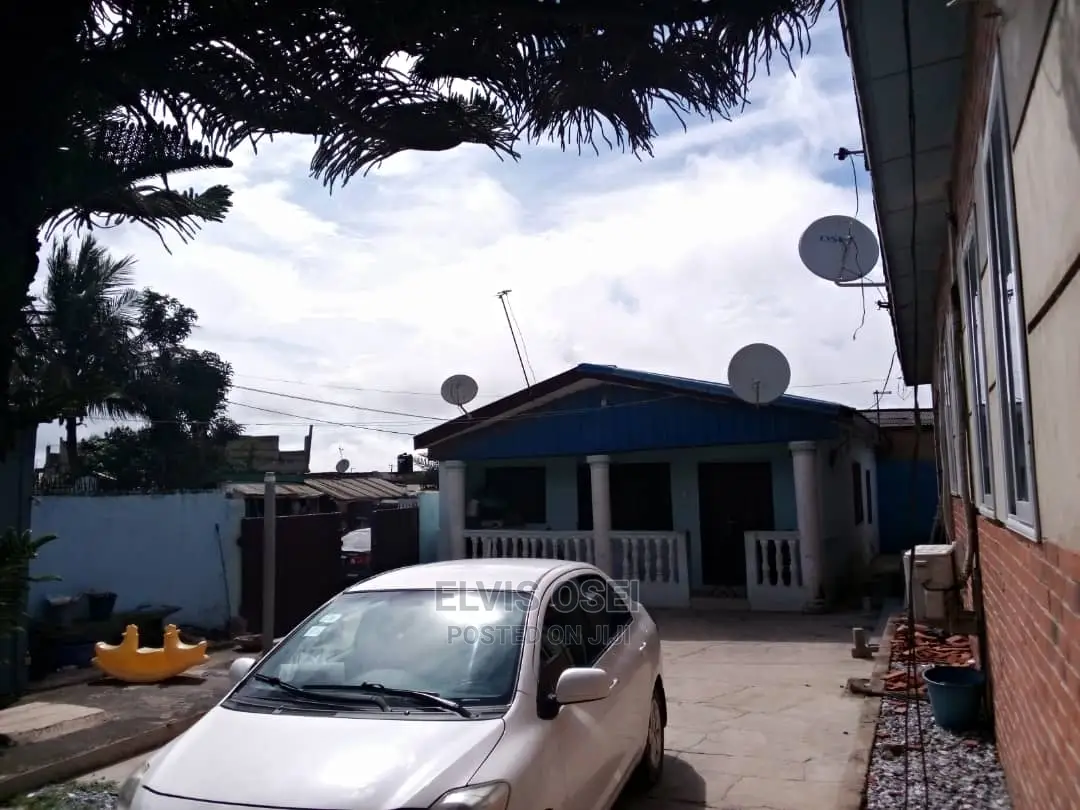 4bdrm House in Kokompe, Darkuman for sale