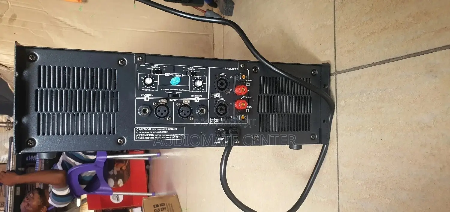 Ev P8300 Amp