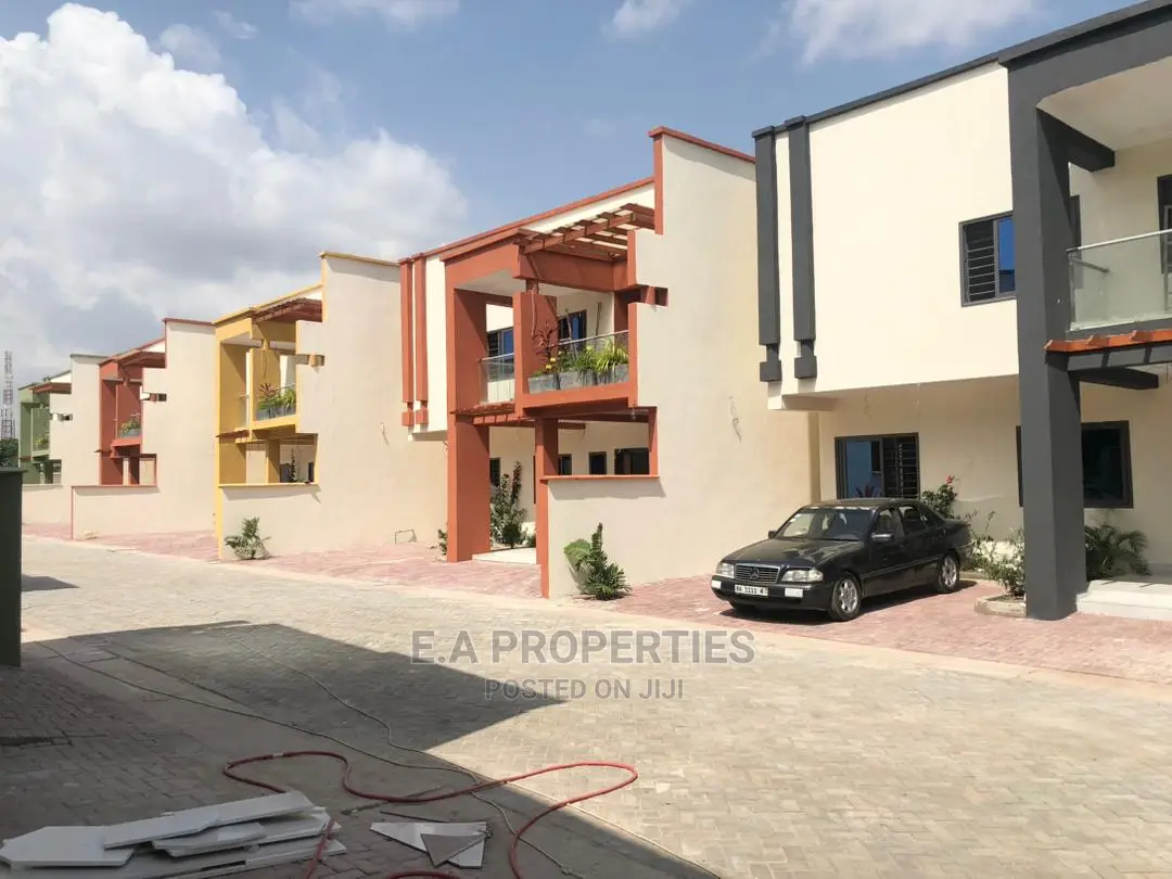 4bdrm House in E a Proprties, the Mall for Rent