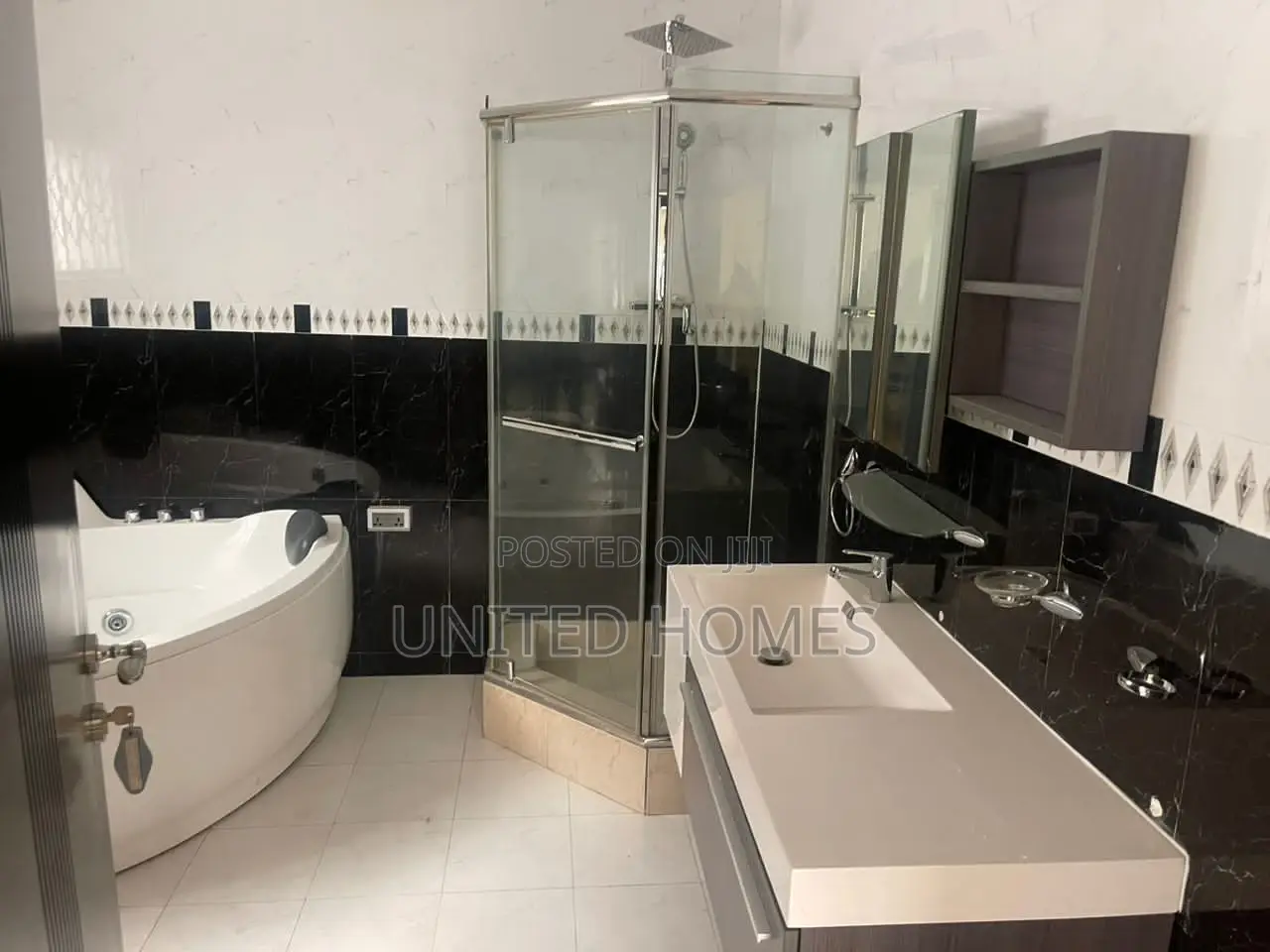 5bdrm House in Cantonments for Rent
