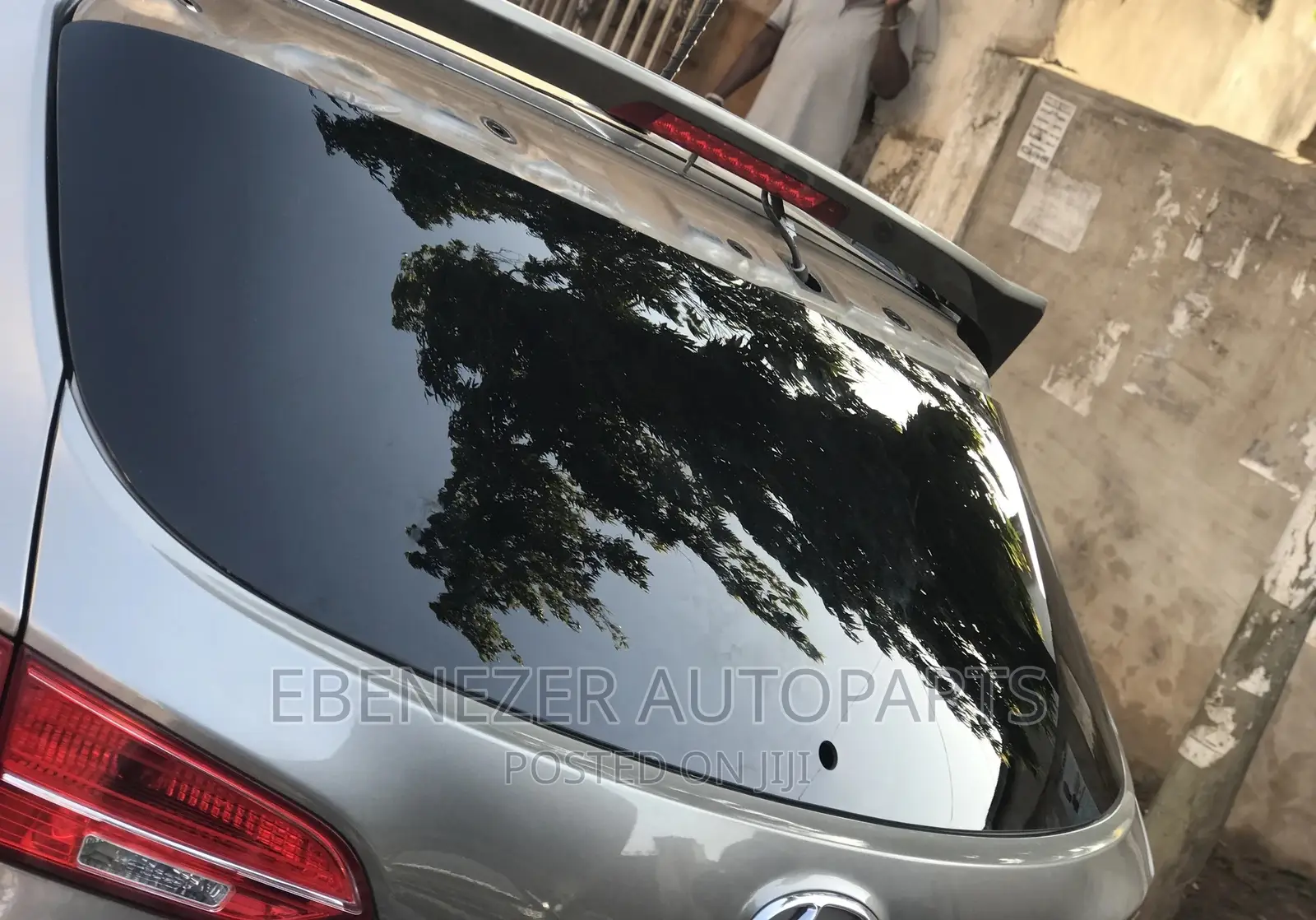 Hyundai Santafe 2014 Back Glass