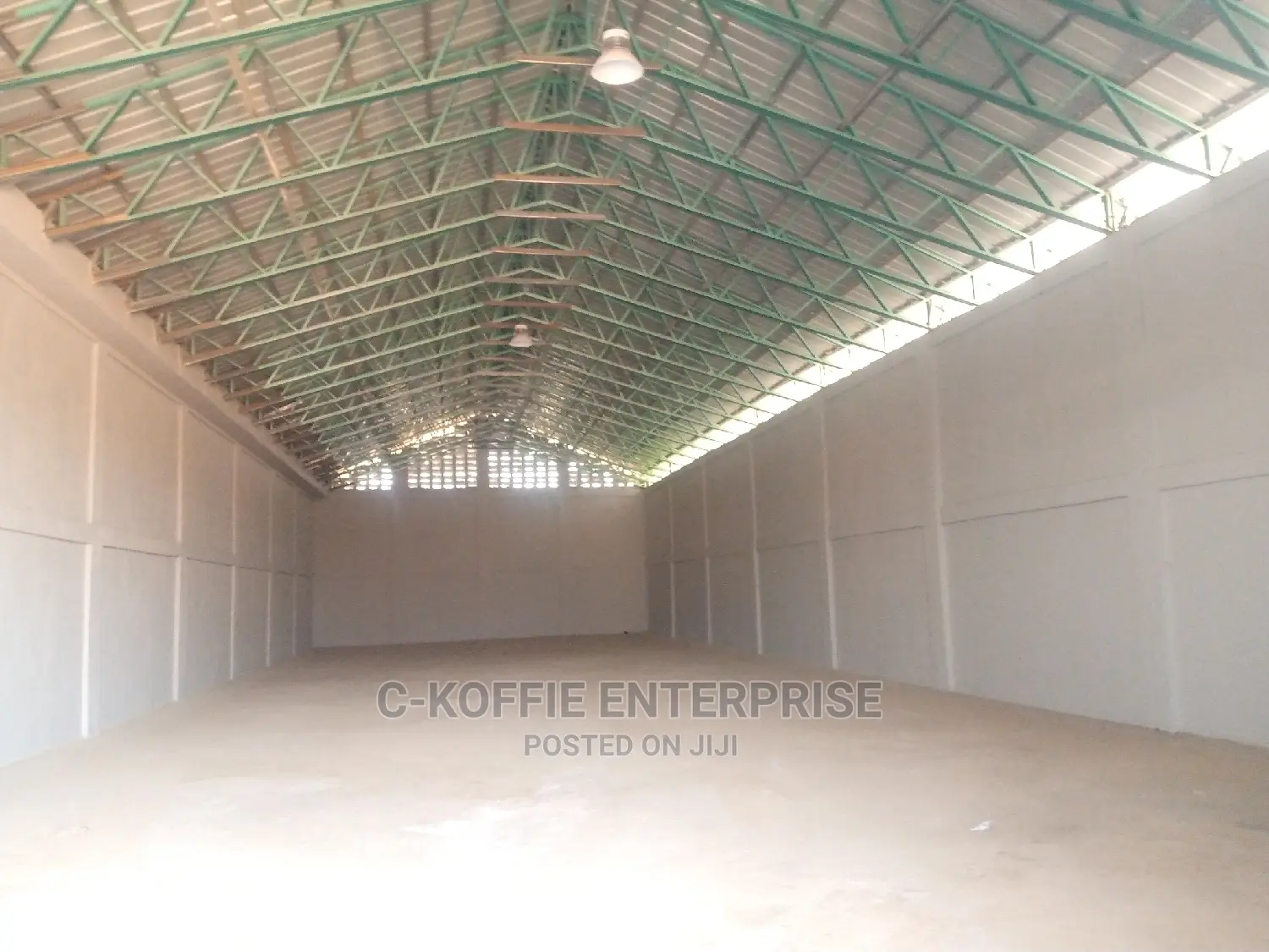 1000 Sqm Warehouse at Airport