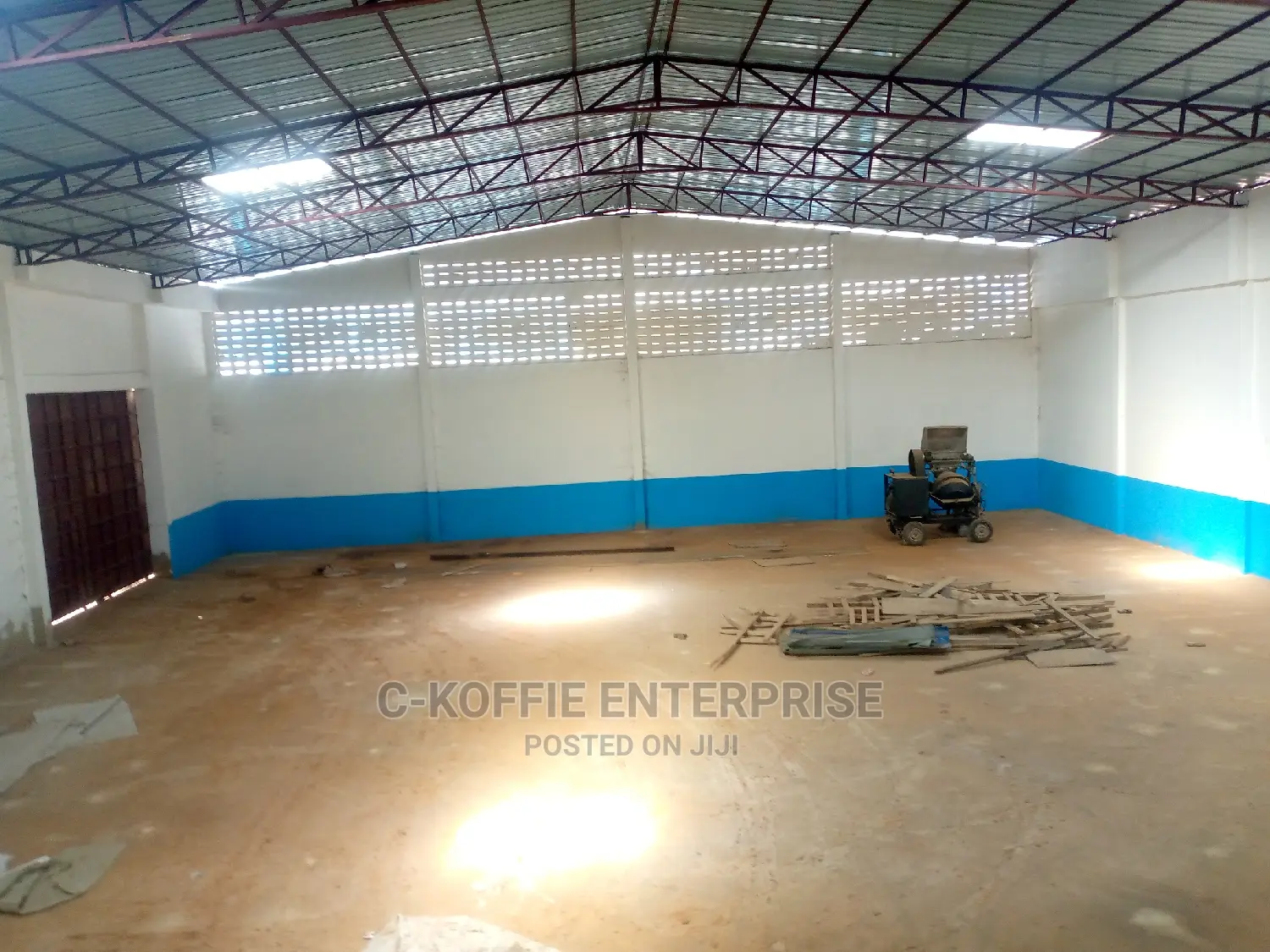 1000 SQM WAREHOUSE at Spintex 4 Rent