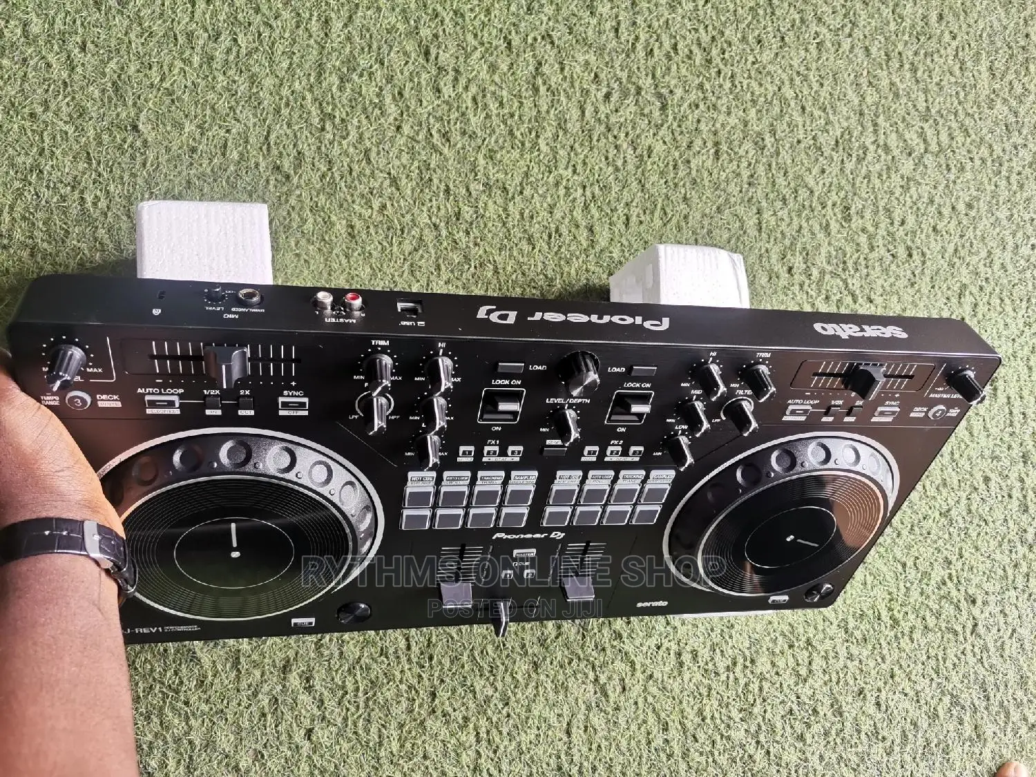 Pionieer DDJ-REV1 Controller